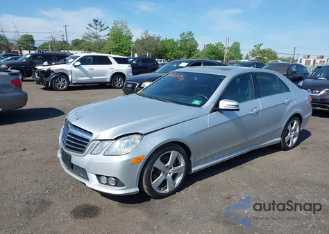 2010 Mercedes-Benz E 350 4Matic z USA, uszkodzony, nr VIN WDDHF8HB9AA248660